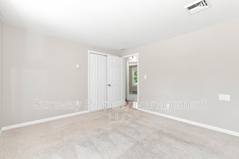 🏡 Freshly Painted, Professionally Cleaned & Move-In Ready! property image