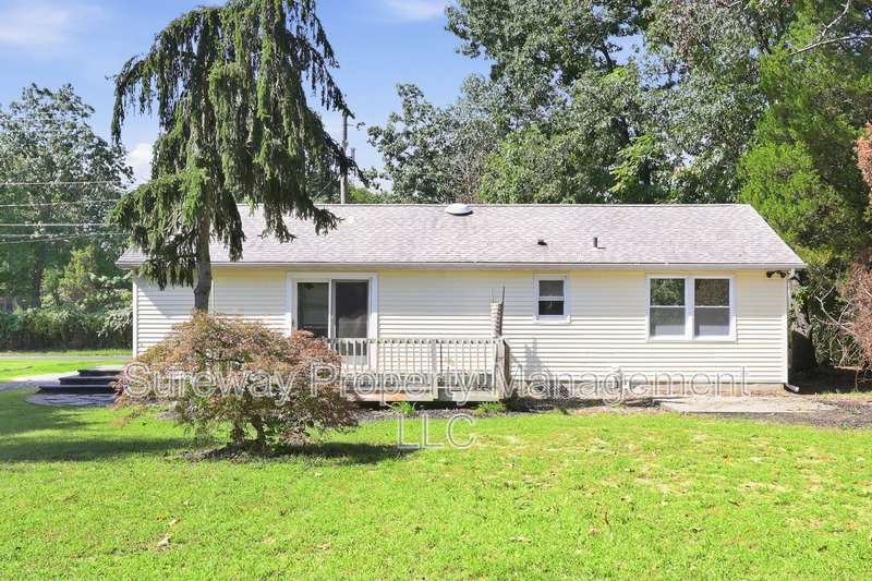 🏡 Freshly Painted, Professionally Cleaned & Move-In Ready! property image