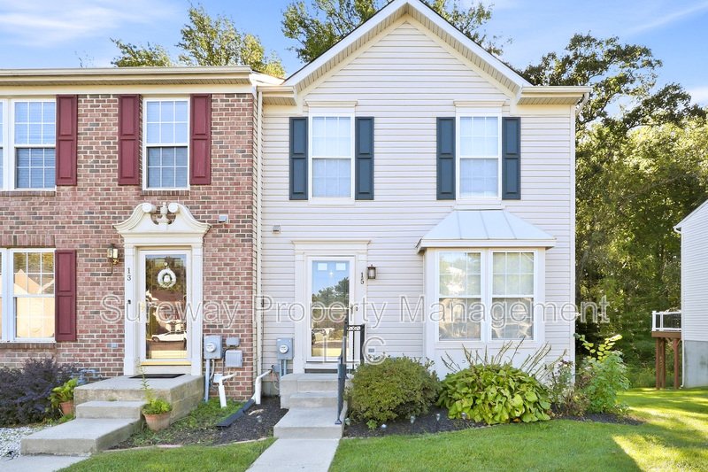 FOR RENT – 15 Guilford Pl, Burlington, NJ 08016 property image