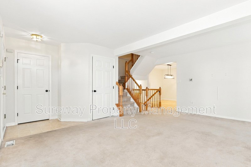 FOR RENT – 15 Guilford Pl, Burlington, NJ 08016 property image