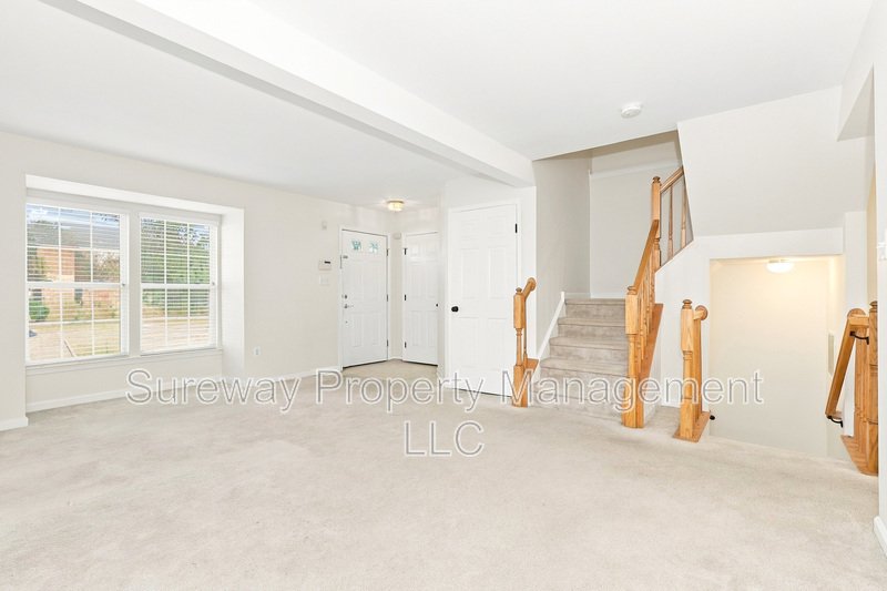 FOR RENT – 15 Guilford Pl, Burlington, NJ 08016 property image