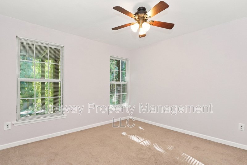 FOR RENT – 15 Guilford Pl, Burlington, NJ 08016 property image