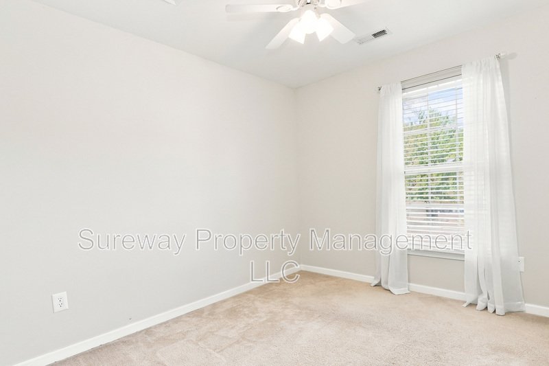 FOR RENT – 15 Guilford Pl, Burlington, NJ 08016 property image