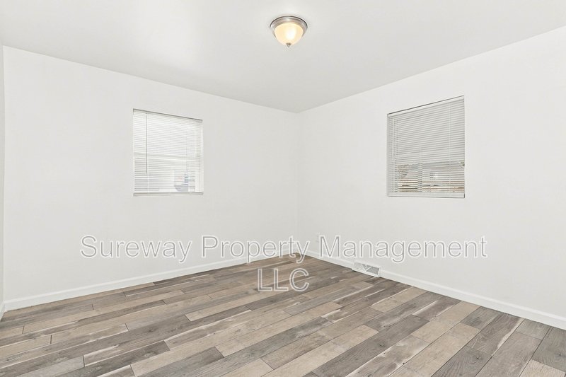 Open property image